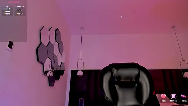 Snapshot of ViolettHansson chatting on February 4, 2026, 6:25 pm ViolettHansson online show from February 4, 2026, 6:25 pm