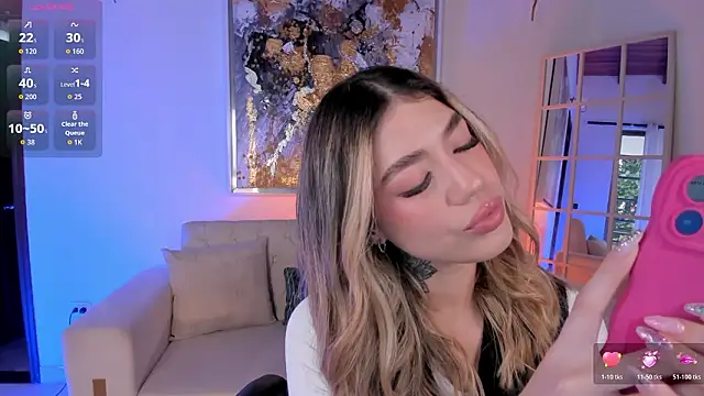 Snapshot of ViolettHansson chatting on February 13, 2026, 6:37 pm ViolettHansson online show from February 13, 2026, 6:37 pm