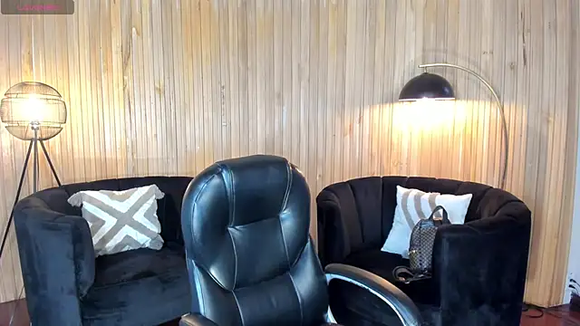 Snapshot of ViolettHansson chatting on February 25, 2026, 6:06 pm ViolettHansson online show from February 25, 2026, 6:06 pm