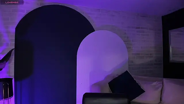 ViolettHansson online show from April 11, 2026, 9:46 am