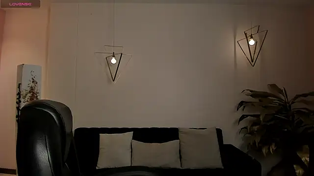AliceHarper  online show from May 13, 2026, 10:17 pm