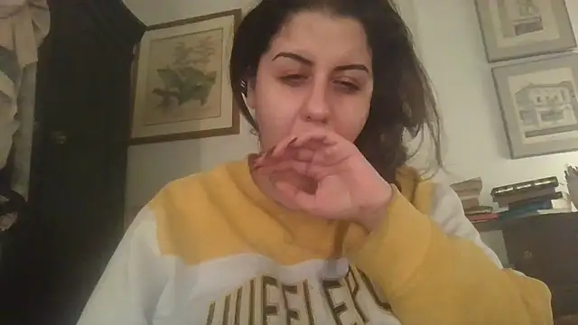 holyeroticss online show from February 15, 2025, 9:27 am