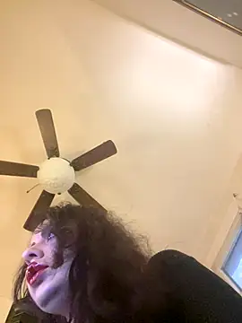 holyeroticss online show from September 27, 2025, 10:48 pm