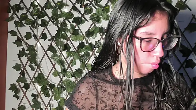 CoralineSanchez online show from October 26, 2025, 11:42 pm