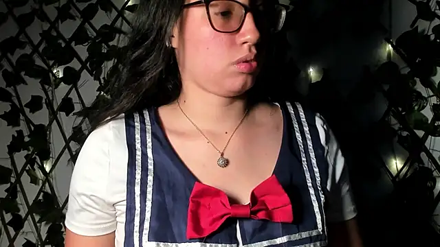 CoralineSanchez online show from November 17, 2025, 7:41 pm