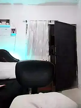 Snapshot of lunanataly chatting on January 4, 2025, 4:11 pm lunanataly online show from January 4, 2025, 4:11 pm