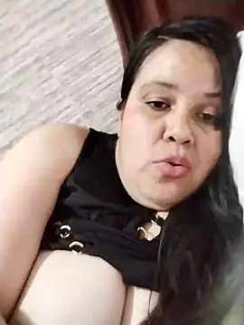 Snapshot of lunanataly chatting on February 25, 2025, 11:44 pm lunanataly online show from February 25, 2025, 11:44 pm
