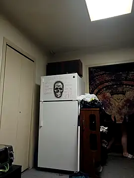 PhatAss Kummmilla online show from April 10, 2026, 12:21 pm