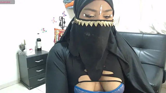 Snapshot of Aaliyah_brown chatting on January 7, 2025, 8:45 am Aaliyah brown online show from January 7, 2025, 8:45 am