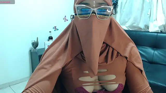 Snapshot of Aaliyah_brown chatting on January 12, 2025, 8:36 am Aaliyah brown online show from January 12, 2025, 8:36 am