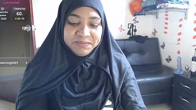 Snapshot of Aaliyah_brown chatting on February 17, 2025, 1:53 pm Aaliyah brown online show from February 17, 2025, 1:53 pm