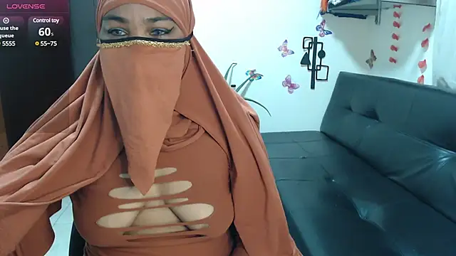 Snapshot of Aaliyah_brown chatting on March 6, 2025, 8:08 am Aaliyah brown online show from March 6, 2025, 8:08 am