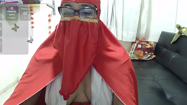 Snapshot of Aaliyah_brown chatting on October 3, 2025, 5:04 am Aaliyah brown online show from October 3, 2025, 5:04 am