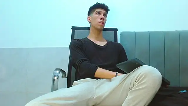 jhony-sex online show from July 9, 2026, 7:12 am