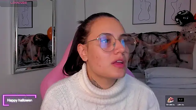 Snapshot of Susan-Sweet-7 chatting on October 24, 2025, 10:28 pm Susan-Sweet-7 online show from October 24, 2025, 10:28 pm