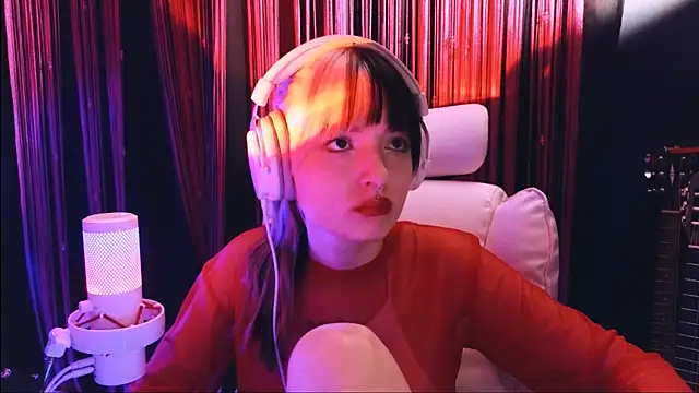 Avi Nile online show from December 16, 2025, 8:58 pm