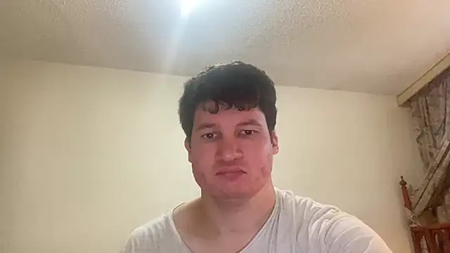 Snapshot of Lorenzo_hernandez chatting on February 16, 2025, 10:10 pm Lorenzo hernandez online show from February 16, 2025, 10:10 pm