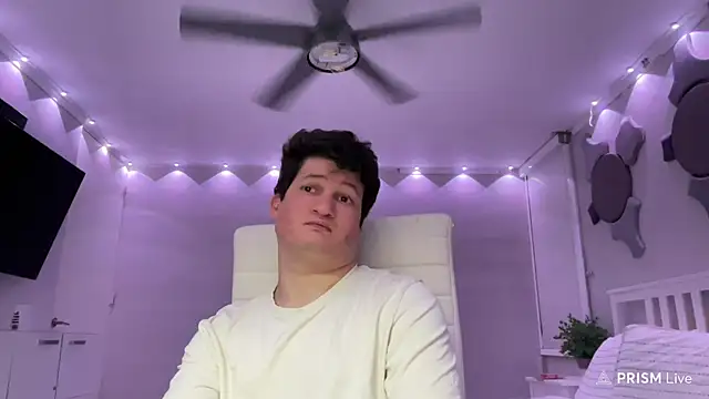 Snapshot of Lorenzo_hernandez chatting on March 1, 2025, 10:10 pm Lorenzo hernandez online show from March 1, 2025, 10:10 pm