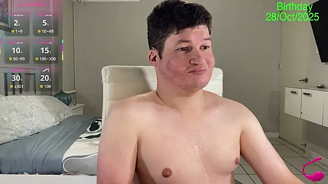 Snapshot of Lorenzo_hernandez chatting on October 15, 2025, 8:42 pm Lorenzo hernandez online show from October 15, 2025, 8:42 pm