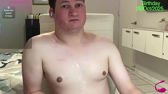 Snapshot of Lorenzo_hernandez chatting on October 18, 2025, 10:32 pm Lorenzo hernandez online show from October 18, 2025, 10:32 pm