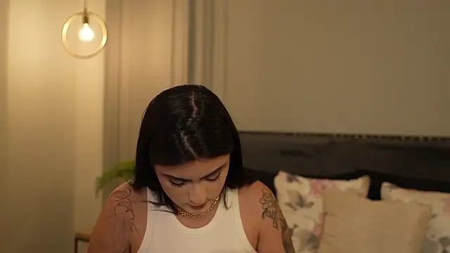 IrisBaker online show from January 7, 2026, 9:39 pm