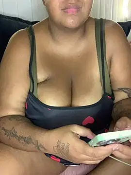 Snapshot of carolfogosa chatting on March 17, 2026, 2:27 am carolfogosa online show from March 17, 2026, 2:27 am