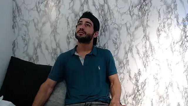 Snapshot of Moon_and_aaron chatting on March 1, 2026, 3:41 am Moon and aaron online show from March 1, 2026, 3:41 am