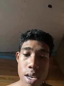 novinhooxz online show from June 25, 2026, 8:35 pm