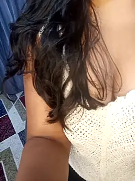 Tanvi-patil online show from July 19, 2026, 7:06 pm