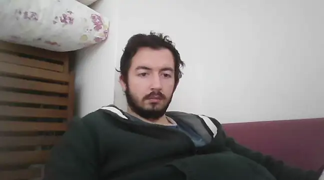 laynufff online show from February 28, 2025, 6:10 am