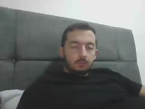 laynufff online show from October 11, 2025, 6:06 pm