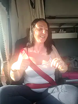 cuplubijoanna online show from February 6, 2025, 4:14 pm
