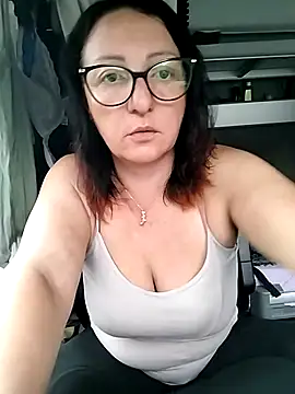 cuplubijoanna online show from November 1, 2025, 7:54 am