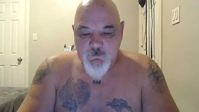 Snapshot of Newfiesausage1972 chatting on February 4, 2025, 9:31 pm Newfiesausage1972 online show from February 4, 2025, 9:31 pm