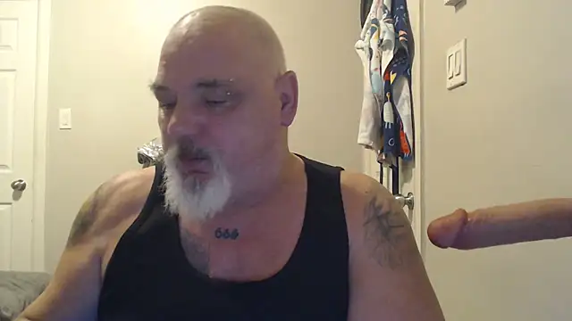 Snapshot of Newfiesausage1972 chatting on February 18, 2025, 1:55 pm Newfiesausage1972 online show from February 18, 2025, 1:55 pm