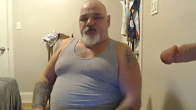 Snapshot of Newfiesausage1972 chatting on February 19, 2025, 12:25 am Newfiesausage1972 online show from February 19, 2025, 12:25 am