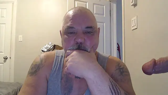 Snapshot of Newfiesausage1972 chatting on February 20, 2025, 2:13 pm Newfiesausage1972 online show from February 20, 2025, 2:13 pm