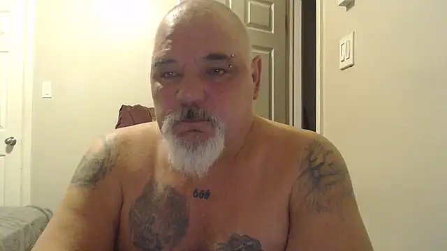 Snapshot of Newfiesausage1972 chatting on March 12, 2025, 9:44 am Newfiesausage1972 online show from March 12, 2025, 9:44 am