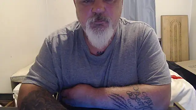 Snapshot of Newfiesausage1972 chatting on September 25, 2025, 2:32 pm Newfiesausage1972 online show from September 25, 2025, 2:32 pm