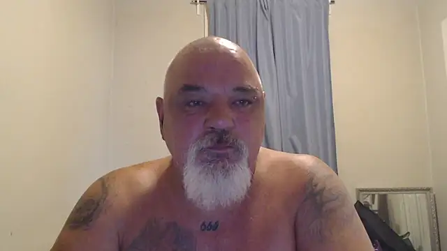 Snapshot of Newfiesausage1972 chatting on October 14, 2025, 9:37 pm Newfiesausage1972 online show from October 14, 2025, 9:37 pm