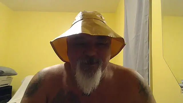 Snapshot of Newfiesausage1972 chatting on November 12, 2025, 11:54 am Newfiesausage1972 online show from November 12, 2025, 11:54 am