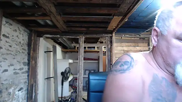 Snapshot of Newfiesausage1972 chatting on November 14, 2025, 1:43 pm Newfiesausage1972 online show from November 14, 2025, 1:43 pm