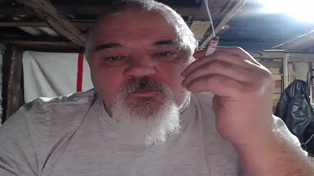 Snapshot of Newfiesausage1972 chatting on November 16, 2025, 10:37 pm Newfiesausage1972 online show from November 16, 2025, 10:37 pm