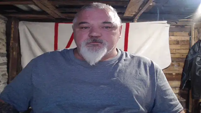 Snapshot of Newfiesausage1972 chatting on November 17, 2025, 12:33 pm Newfiesausage1972 online show from November 17, 2025, 12:33 pm