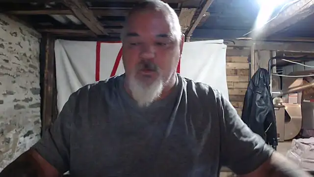 Snapshot of Newfiesausage1972 chatting on November 18, 2025, 9:14 am Newfiesausage1972 online show from November 18, 2025, 9:14 am