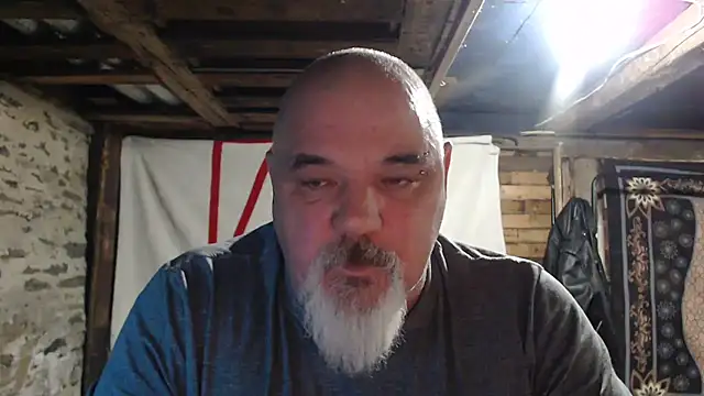 Snapshot of Newfiesausage1972 chatting on December 3, 2025, 9:57 pm Newfiesausage1972 online show from December 3, 2025, 9:57 pm