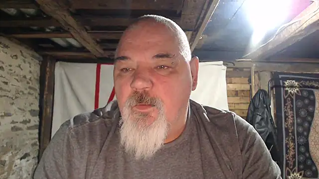 Snapshot of Newfiesausage1972 chatting on December 4, 2025, 10:46 am Newfiesausage1972 online show from December 4, 2025, 10:46 am