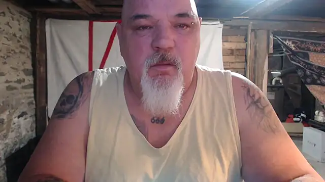 Newfiesausage1972 online show from March 19, 2026, 11:25 am