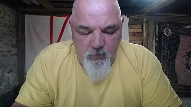 Newfiesausage1972 online show from April 23, 2026, 3:03 pm