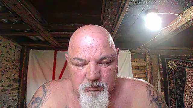 Newfiesausage1972 online show from June 2, 2026, 2:30 pm